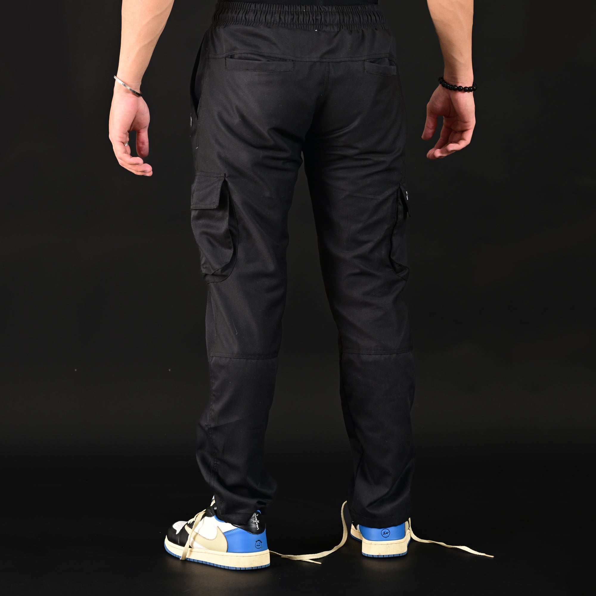 Black cargo pants, stylish and durable men's pants with multiple pockets, perfect for casual wear, streetwear, outdoor activities, and everyday comfort