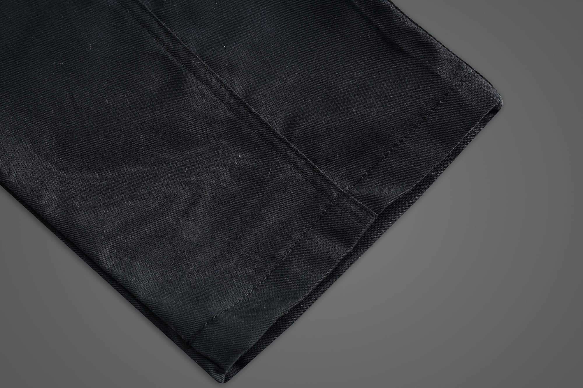 Black cargo pants for gym wear, comfortable and durable men's workout pants with multiple pockets, perfect for fitness training, exercises, and active gym sessions