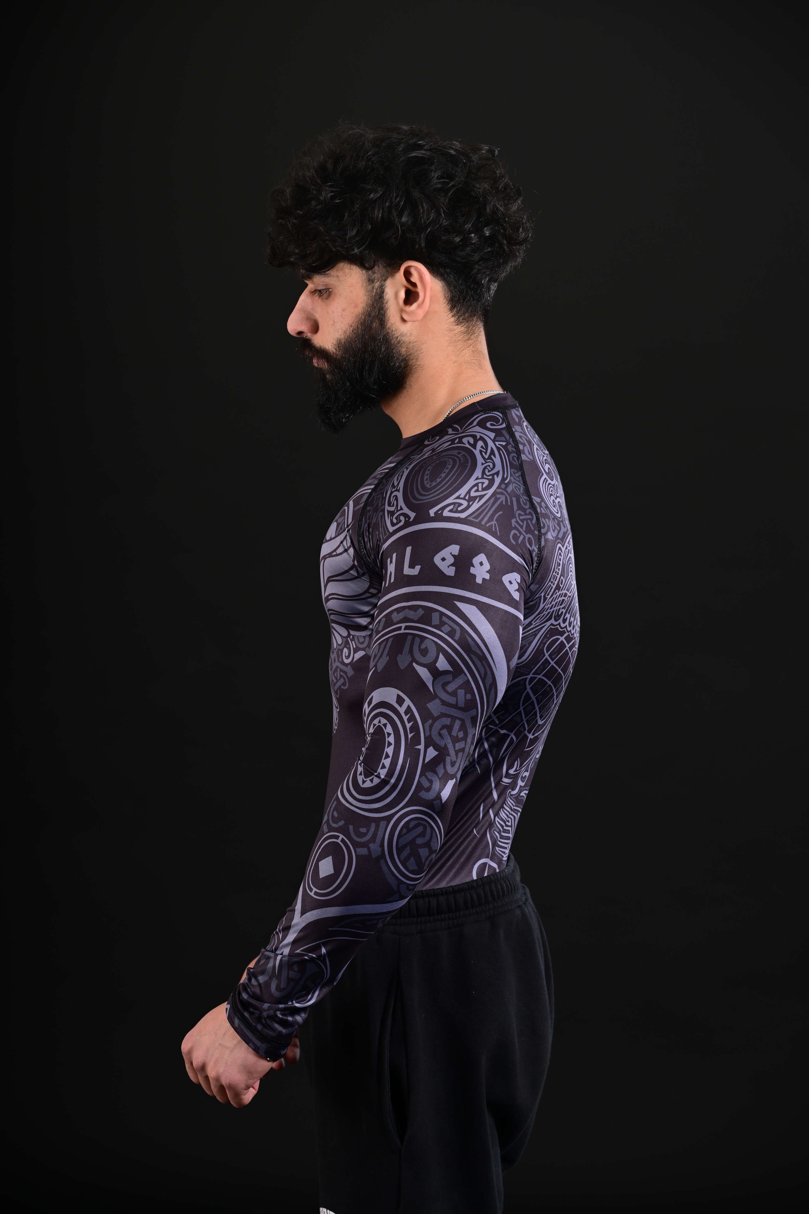 Roman Compression (Black)