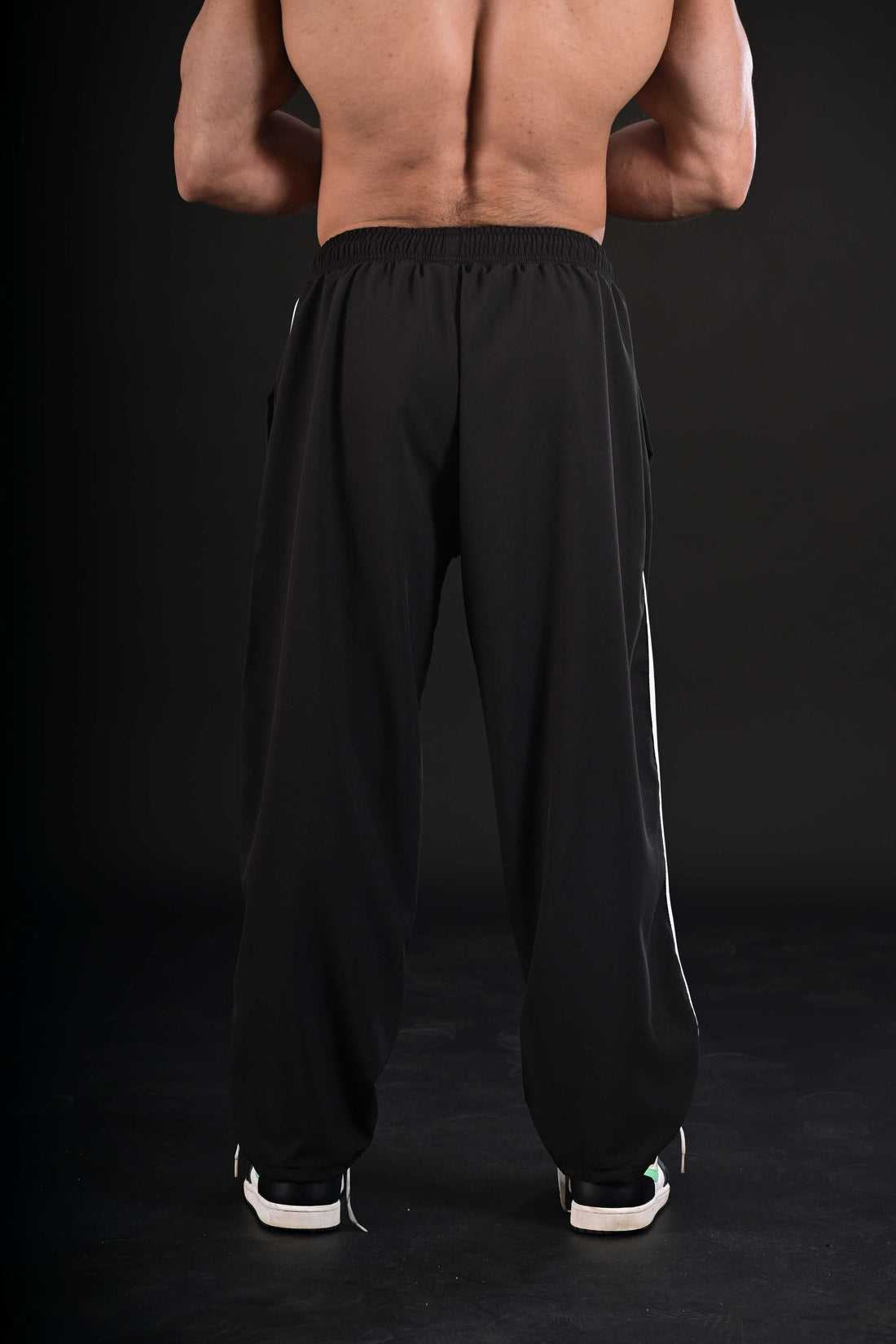 Loose Bottom Trousers (Black)