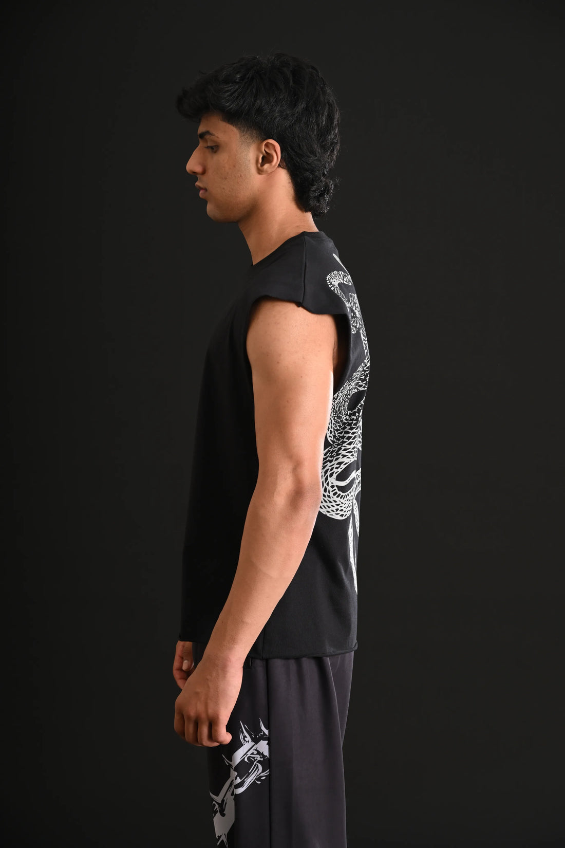 SNAKE CROPPED TANK [BLACK]