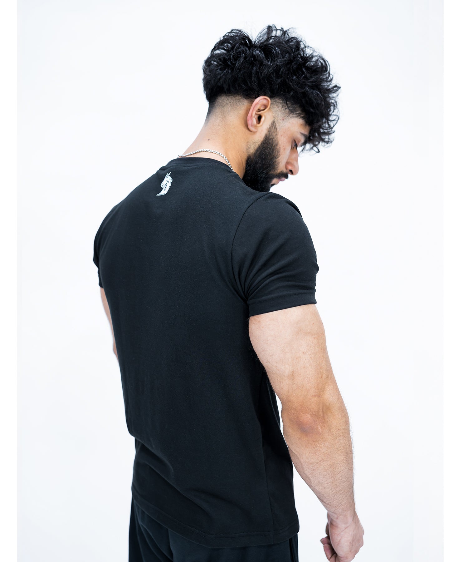 Darczila T-Shirt (Black)