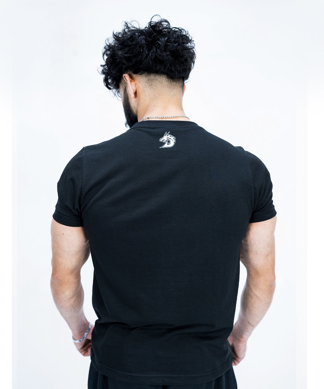 Darczila T-Shirt (Black)