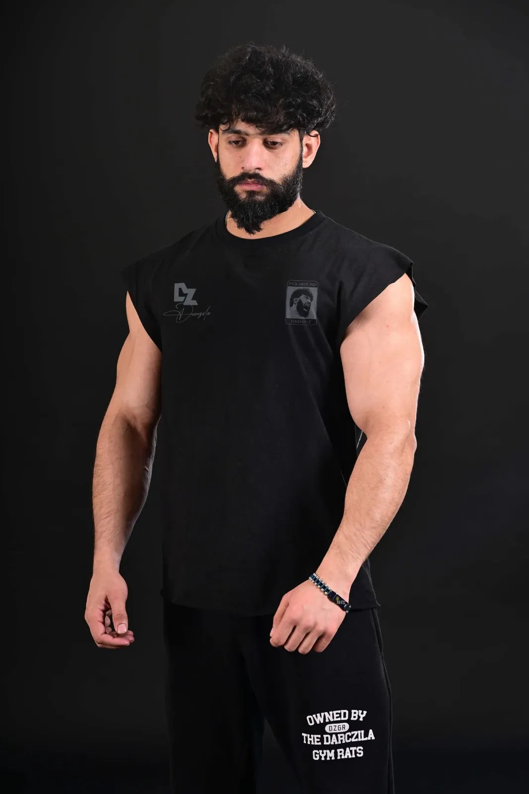 black sleeveless workout shirt oversized training fit
