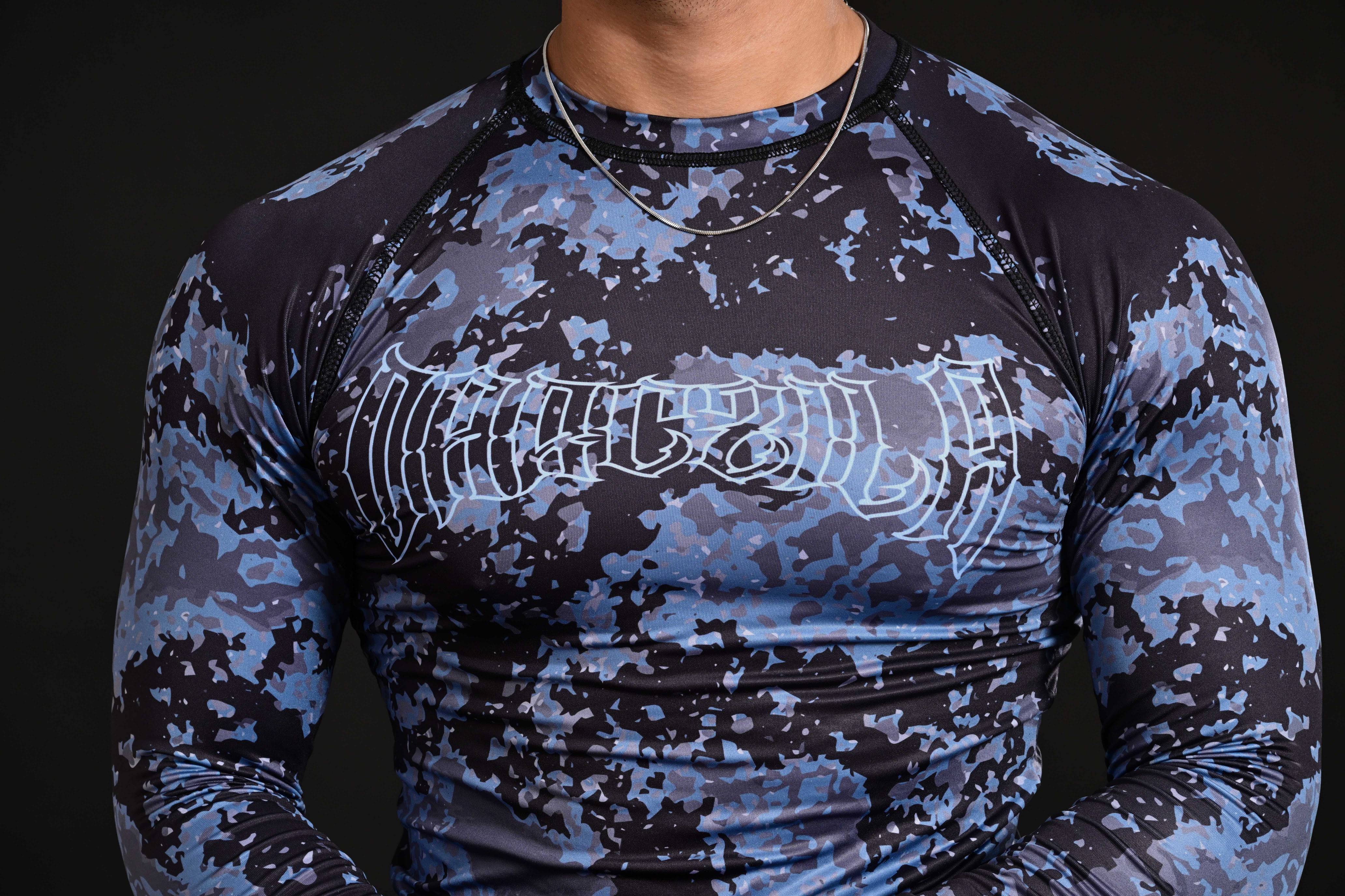 Darczila fitness compression top, premium men’s activewear offering sleek design and moisture-wicking comfort.