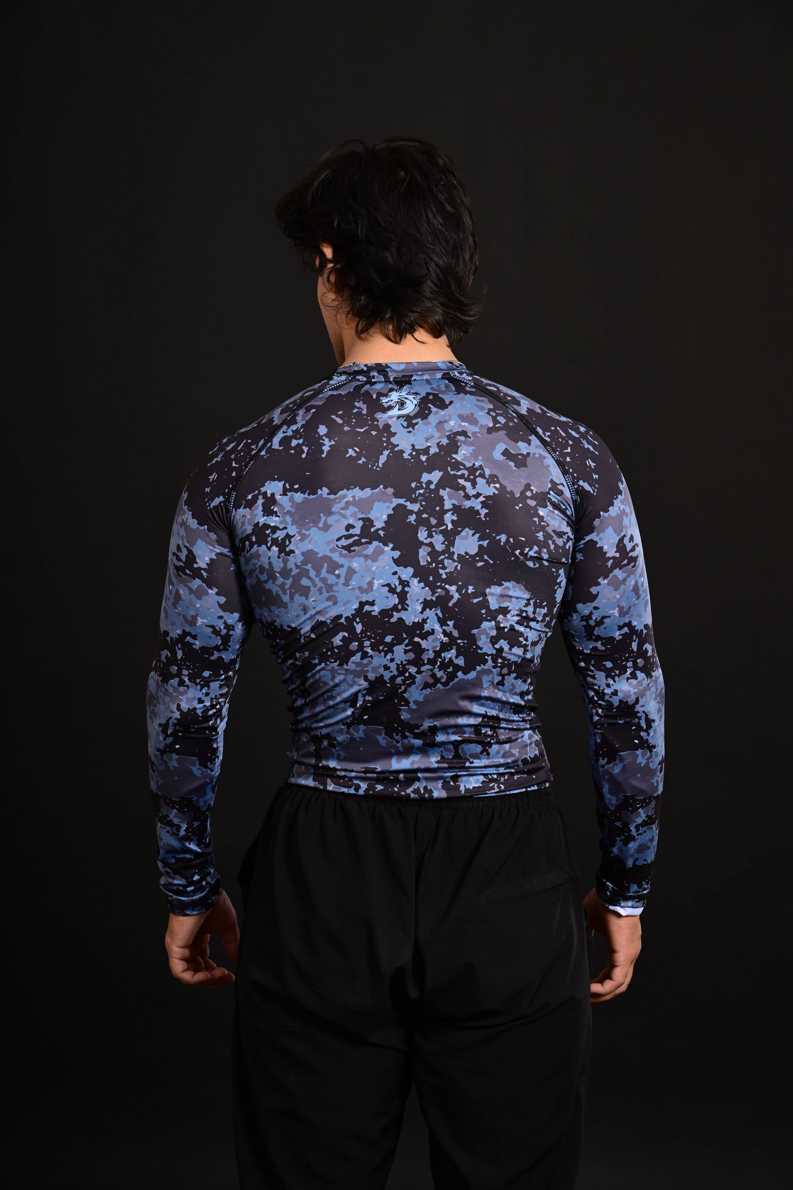 Darczila fitness compression top, premium men’s activewear offering sleek design and moisture-wicking comfort.