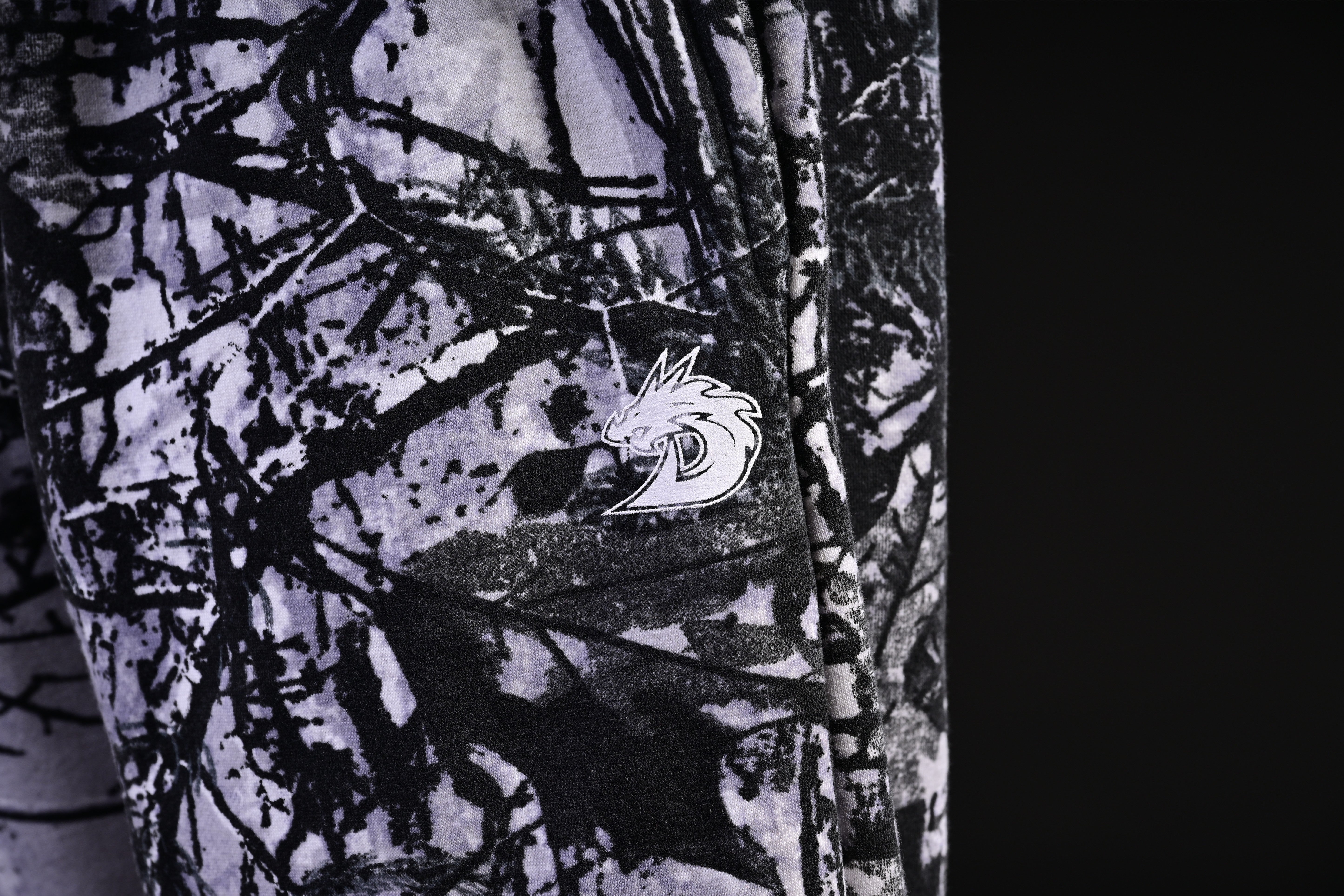 Daily-style relaxed joggers offering a blend of gym wear performance and activewear comfort.